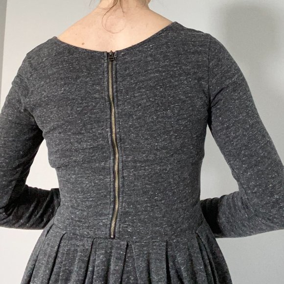 Talula | Aritzia | Grey Skater Dress | Size M - Picture 4 of 7